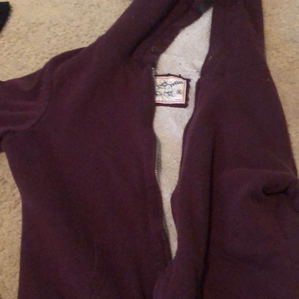 Maroon sweater